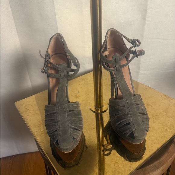 Joie Gray Heels Sophisticated Style 7.5 - Picture 6 of 11